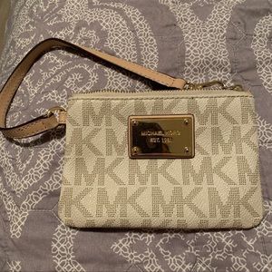 Michael kors wristlet